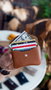 Zoozie Bags Tarjetero en Color Tan